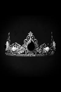 A Crown Unbroken